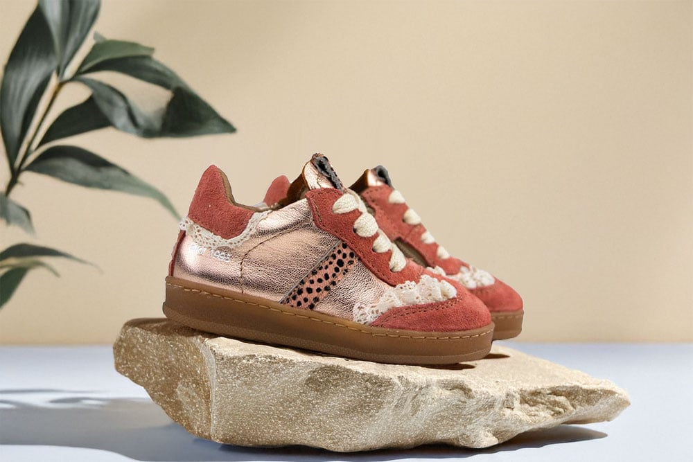 Veel kinderen dragen te kleine schoenen. Zo herken je het!