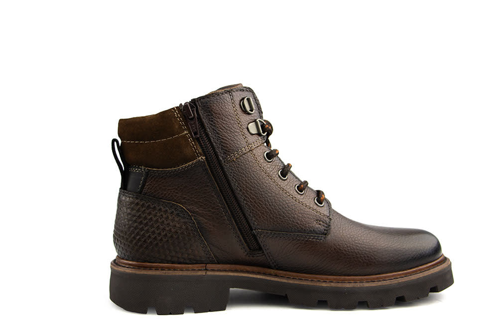 Australian Veterboot Mathew Brown