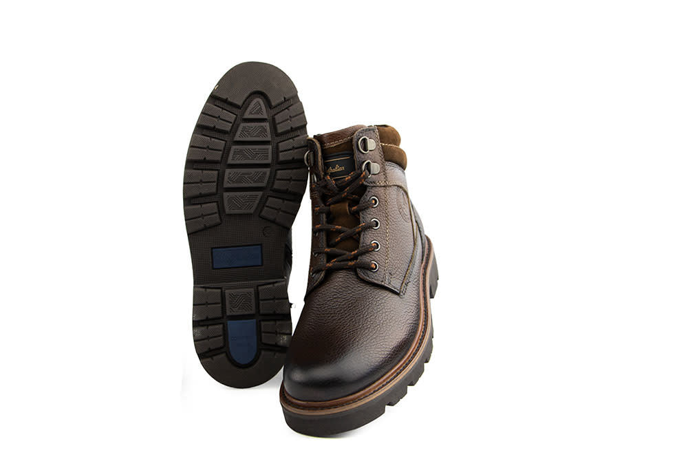 Australian Veterboot Mathew Brown