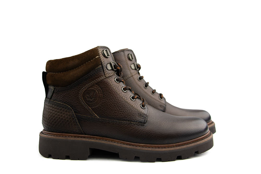 Australian Veterboot Mathew Brown