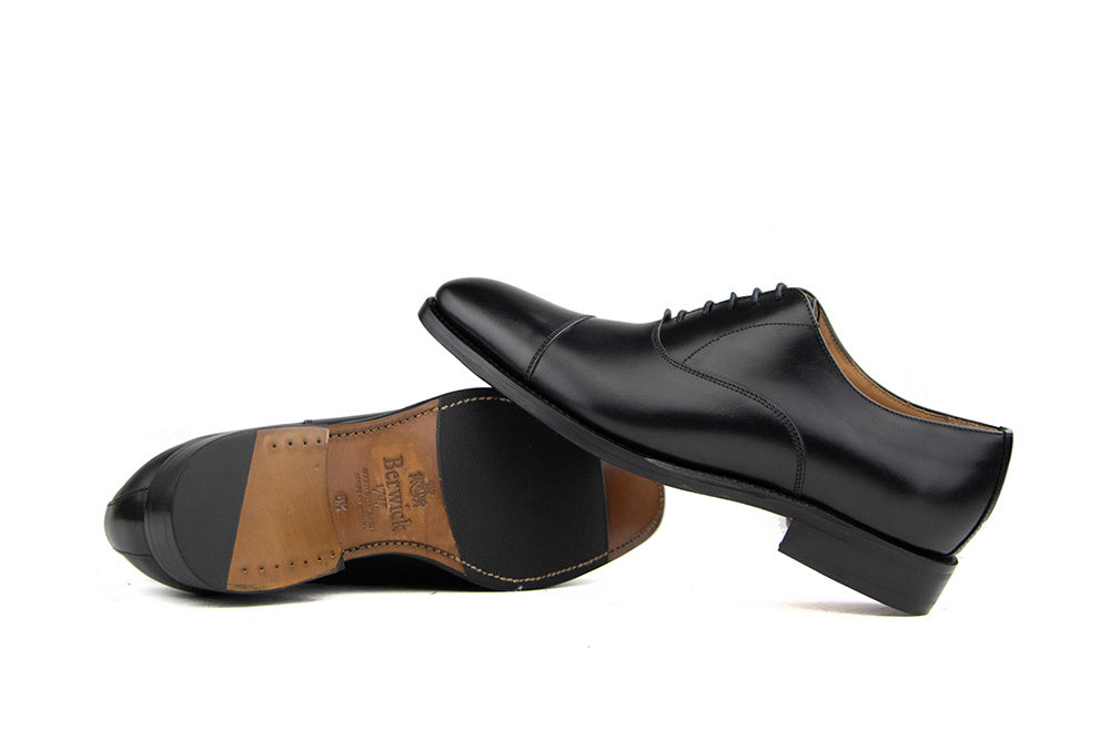 Berwick Veter Boxcalf Black Neus