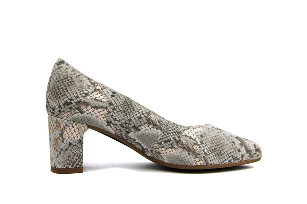 Gabor Pump Sage Snake Supreme