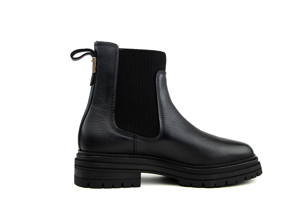 Tommy Hilfiger Plaque Pebble Chelsea Black