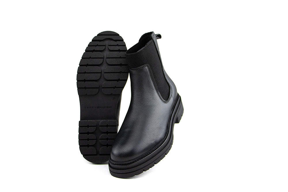 Tommy Hilfiger Plaque Pebble Chelsea Black